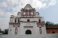 Domingo 3 de diciembre del 2017. Chiapa de Corzo. El cierre de las iglesias por las afectaciones del sismo del 7 de septiembre obliga a los feligreses a sacar las imágenes religiosas a espacios públicos donde el fervor popular se manifiesta con devoció