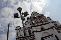 Domingo 3 de diciembre del 2017. Chiapa de Corzo. El cierre de las iglesias por las afectaciones del sismo del 7 de septiembre obliga a los feligreses a sacar las imágenes religiosas a espacios públicos donde el fervor popular se manifiesta con devoció