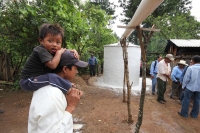 Jueves 22 de septiembre. Fabrican captadores de agua en comunidad tsotsil.