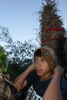 Lunes 21 de diciembre del 2015. Chiapa de Corzo. Los cientos de Floreros llegan esta madrugada a las cercanías de la comunidad de la ribera del Grijalva sucios y cansados después de permanecer durante 8 días en las montañas de Los altos de Chiapas donde r