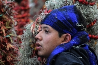 Miércoles 21 de diciembre del 2016. Chiapa de Corzo. La Topada de la Flor. Los jóvenes floreros llegan a Chiapa de Corzo después de caminar por cientos de kilómetros hacia las comunidades de Los Altos de Chiapas y de recolectar manojos o amarres del tubér
