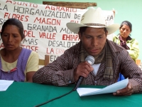 Miércoles 11 de mayo. San Cristóbal de las Casas. Campesinos de la organización  “Asamblea Ricardo Flores Magón”, que desde diciembre de 2009 invadieron un predio de 234 hectáreas del rancho San José la Granada, en el municipio de Amatenango del Valle, ma