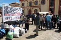 Lunes 27 de agosto del 2012. San Cristóbal de las Casas. Militantes del FNLS y familiares de los presos de conciencia de esta organización continúan con las acciones de protesta en la plaza de La Paz y dan a conocer las próximas movilizaciones que realiza