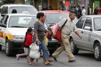 Viernes 5 de noviembre. El clima sigue descendiendo en la ciudad de Tuxtla Gutiérrez lo que ocasiona que los suéteres y abrigos sean sacados por la población.