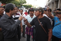 Viernes 5 de diciembre del 2014. Tuxtla Gutiérrez. Uno de los campesinos en huelga de hambre que exigen la liberación de Florentino Gómez Girón preso en Chiapas se inmola esta tarde frente a las instalaciones del congreso local.