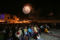 LOS FUEGOS ARTIFICIALES DURANTE LA VELADA NOCTURNA EN LA CIUDAD DE SANCRISTOBAL DE LAS CASAS.