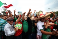 Lunes 23 de junio del 2014. Tuxtla Gutiérrez. Los chiapanecos festejan el triunfo de la selección mexicana sobre Croacia en la glorieta de la Diana la Cazadora con el clásico grito de Eeeeeee… Lunes 23 de junio del 2014. Tuxtla Gutiérrez. Los chiapanecos festejan el triunfo de la selección mexicana sobre Croacia en la glorieta de la Diana la Cazadora con el clásico grito de Eeeeeee…