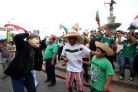 Lunes 23 de junio del 2014. Tuxtla Gutiérrez. Los chiapanecos festejan el triunfo de la selección mexicana sobre Croacia en la glorieta de la Diana la Cazadora con el clásico grito de Eeeeeee…