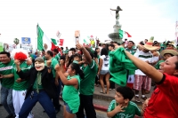 Lunes 23 de junio del 2014. Tuxtla Gutiérrez. Los chiapanecos festejan el triunfo de la selección mexicana sobre Croacia en la glorieta de la Diana la Cazadora con el clásico grito de Eeeeeee…