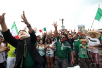 Lunes 23 de junio del 2014. Tuxtla Gutiérrez. Los chiapanecos festejan el triunfo de la selección mexicana sobre Croacia en la glorieta de la Diana la Cazadora con el clásico grito de Eeeeeee… Lunes 23 de junio del 2014. Tuxtla Gutiérrez. Los chiapanecos festejan el triunfo de la selección mexicana sobre Croacia en la glorieta de la Diana la Cazadora con el clásico grito de Eeeeeee…