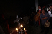 Domingo 24 de julio del 2016. San Juan Chamula. Indígenas tsotsiles realizan los ceremoniales tradicionales de las personas que murieran durante los enfrentamientos en la plaza central del ayuntamiento de San Juan Chamula el día de ayer.  En la imagen el 