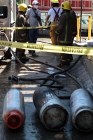 Martes 30 de junio del 2020. Tuxtla Gutiérrez. Una fuga de gas provoca una fuerte explosión en una rosticería en el oriente norte de la ciudad. Dos personas resultaron con quemaduras y fueron trasladadas al hospital Gómez Maza