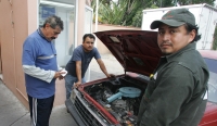 La gasolinera ubicada en el cruce del libramiento norte y calzada del Cañón del sumidero sigue presentando quejas de los usuarios por recibir gasolina sucia y robo de litros y de cambio, sin que las autoridades de verificaciones y clausura tomen cartas en