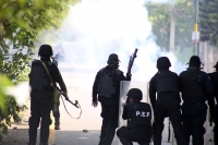 20210531. Tuxtla G. Continúan los enfrentamientos entre normalistas y las corporaciones policiacas de Chiapas