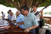 Sábado 15 de marzo del 2014. Chiapa de Corzo. Artesanías, muestra gastronómica tradicional y músicos de marimba acompañan los eventos culturales del Festival del Rio Grande donde varios ponentes disertan sobre la historia y cultura de la importancia del r