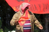 Martes 10 de enero del 2016. Chiapa de Corzo. Las comunidades de Paso Achiote protestan esta mañana en contra del Gasolinazo bloqueando la carretera vieja hacia San Cristóbal de manera intermitente en la salida de esta localidad de la ribera del Grijalva.