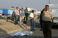 Los elementos de las policías de Tuxtla se preocupan de que no sean tomadas fotografías en los accidentes sin ocuparse de controlar el tráfico en las vialidades afectadas.