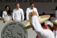 Martes 20 de noviembre del 2018. Tuxtla Gutiérrez. Manuel Velazco Coello, Gobernador del estado de Chiapas preside el desfile cí­vico militar del aniversario de la Revolución Mexicana, esta mañana en la capital de este estado del sureste de México