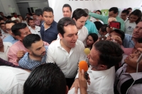 Viernes 23 de marzo del 2018. Tuxtla Gutiérrez. Roberto Albores Gleason, entrega la papelerí­a ante el Instituto de Estatal de Participación Ciudadana para buscar la gubernatura del estado de Chiapas por la coalición Todos por Chiapas formada por los p