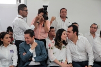 Viernes 23 de marzo del 2018. Tuxtla Gutiérrez. Roberto Albores Gleason, entrega la papelerí­a ante el Instituto de Estatal de Participación Ciudadana para buscar la gubernatura del estado de Chiapas por la coalición Todos por Chiapas formada por los p
