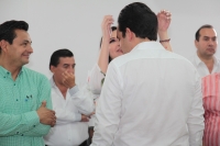 Viernes 23 de marzo del 2018. Tuxtla Gutiérrez. Roberto Albores Gleason, entrega la papelerí­a ante el Instituto de Estatal de Participación Ciudadana para buscar la gubernatura del estado de Chiapas por la coalición Todos por Chiapas formada por los p