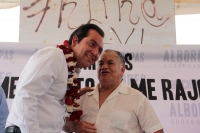 Lunes 4 de junio del 2018. Tuxtla Gutiérrez. Roberto albores Gleason, candidato al gobierno del estado de Chiapas durante su gira de proselitismo en la Colonia La Reliquia platica con los pobladores a quienes manifiesta el compromiso de administrar el go