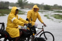 Martes 3 de junio del 2014. Arriaga, Chiapas. Familias de las pescaderías de la costa chiapaneca, esperan que las lluvias se incrementen en las próximas horas, esto a pesar de que las autoridades de Protección Civil continúan alertando sobre el riesgo de 