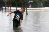 Martes 3 de junio del 2014. Arriaga, Chiapas. Familias de las pescaderías de la costa chiapaneca, esperan que las lluvias se incrementen en las próximas horas, esto a pesar de que las autoridades de Protección Civil continúan alertando sobre el riesgo de 