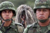 Miércoles 28 de diciembre. Nuevos elementos castrenses. Chicoasen, Chiapas. Elementos del Ejercito Mexicano terminan esta mañana la primera fase del Adiestramiento de Combate Individual de la VII Región Militar graduándose 201 elementos  que conforman el 