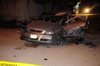 Dos atentados con grandas en las cercanías de las instalaciones de la Procuraduría General de Justicia de Chiapas y de la Fiscalía Especializada contra la Delincuencia Organizada dejan como saldo a una persona muerta y un herido esta noche en la ciudad de