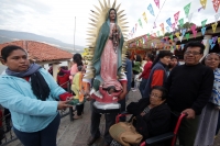 Viernes 12 de diciembre del 2014. Chiapa de Corzo, Los prestadores de servicios turísticos de las cooperativas de lancheros del Cañón del Sumidero realizan esta mañana su peregrinación hacia la Cueva de Colores dentro de este Parque Nacional en donde colo