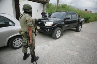 Jueves 9 de septiembre. Elementos del ejército mexicano realizan un operativo sorpresa en la colonia Residencial Hacienda donde permanecen varias horas en el interior de una casa ubicada en la esquina de la Av. Mérida y calle San Luis Potosí.
