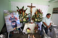 Viernes 14 de marzo del 2014. Tuxtla Gutiérrez. Amigos del fallecido triatleta exigen a las autoridades judiciales de Chiapas el castigo a quien arrollara con un camión durante un recorrido deportivo al joven deportista y autoridades facilitaran su huida.