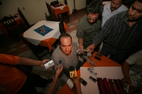 El diputado Hernán Orantes continua en las instalaciones de Santo Domingo donde espera que las autoridades Priistas definan la situación cupular de este partido en Chiapas.