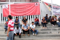 Lunes dos de septiembre del 2013. Tuxtla Gutiérrez. Manifestación en las entradas de la Torre Azteca-Chiapas.
