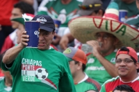 Jueves 9 de octubre del 2014. Tuxtla Gutiérrez. Los aficionados durante el partido de México vs Honduras.