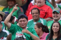 Jueves 9 de octubre del 2014. Tuxtla Gutiérrez. Los aficionados durante el partido de México vs Honduras.