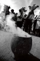 Especial / 15 fotos / Los Hojeros de Suchiapa recorren varios municipios de la depresión central de Chiapas para recolectar las Hojas de Espadaña, la cual es utilizada de forma ceremonial en los días previos a la Santa Cruz.  Los Hojeros acompañan el reco