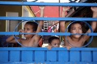 Julio del 2014. Tapachula de Córdoba y Ordoñez. Los Niños Hondureños. Después de vivir el éxodo ocasionado por la violencia en Honduras, acosados y perseguidos por los mareros, continúan el camino hacia el norte intentando olvidar la venganza que sus jóve Julio del 2014. Tapachula de Córdoba y Ordoñez. Los Niños Hondureños. Después de vivir el éxodo ocasionado por la violencia en Honduras, acosados y perseguidos por los mareros, continúan el camino hacia el norte intentando olvidar la venganza que sus jóve