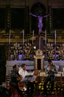 HORACIO FRANCO, FLAUTISTA DE MEXICO DURANTE SU INTERPRETACION EN CATEDRAL DE SAN CRISTOBAL DE LAS CASAS