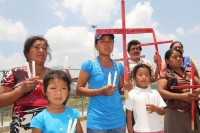 Lunes 13 de junio. Familias de la comunidad Las Margaritas ubicada en la zona fronteriza del estado de Chiapas, inician una huelga de hambre en las afueras del penal El Amate en Cintalapa para exigir que se ejerza la acción penal en contra del ex gobernad