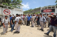 Sábad0 27 de mayo del 2017. Tuxtla Gutiérrez. Inicia el paro laboral de la empresa Proactiva la cual ha dejado de pagar el reparto de utilidades a sus trabajadores. El ayuntamiento de Tuxtla ofrece continuar con la recolección de la basura mientras quiene Sábad0 27 de mayo del 2017. Tuxtla Gutiérrez. Inicia el paro laboral de la empresa Proactiva la cual ha dejado de pagar el reparto de utilidades a sus trabajadores. El ayuntamiento de Tuxtla ofrece continuar con la recolección de la basura mientras quiene