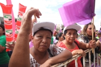 Lunes 25 de junio del 2012. Tuxtla Gutiérrez, Chiapas. Manuel El huero Velazco y Enrique Peña Nieto cierran campaña este medio día en la plaza central de esta ciudad.