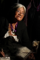 Miércoles 18 de noviembre del 2015. San Cristóbal de las Casas, María Pérez López, indígena tsotsil, considerada Tesoro Humano Vivo por la Dirección de Culturas Populares del Conaculta y la Sedesol, durante el Conversatorio organizado en el Encuentro de T