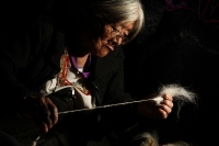 Miércoles 18 de noviembre del 2015. San Cristóbal de las Casas, María Pérez López, indígena tsotsil, considerada Tesoro Humano Vivo por la Dirección de Culturas Populares del Conaculta y la Sedesol, durante el Conversatorio organizado en el Encuentro de T