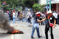 Martes 9 de octubre del 2018. Tuxtla Gutiérrez. Los maestros idóneos exigiendo el pago de salarios en el cruce de la Avenida y Calle Central en la capital del esto de Chiapas.
