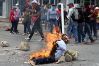 Martes 9 de octubre del 2018. Tuxtla Gutiérrez. Los maestros idóneos exigiendo el pago de salarios en el cruce de la Avenida y Calle Central en la capital del esto de Chiapas.