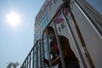 20210413. Tuxtla G. El IEPC es resguardado por vallas para la instalación del consejo permanente que cerrara el proceso de inscripción a candidatos locales en este proceso electoral en Chiapas