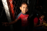 Viernes 27 de diciembre del 2013. Las familias en situación de pobreza reciben alimentos y  despensas del Banco de Alimentos del Centro de Chiapas Maná (Asociación Mexicana de Bancos de Alimentos) quien rescata los productos alimentarios directamente de l