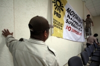 Jueves 9 de febrero del 2012. Llaman a la resistencia en contra de la imposición. Tuxtla Gutiérrez, Chiapas. Alejandro Gamboa ex dirigente estatal llama a la resistencia en contra de la imposición en el PRD en una reunión de trabajo con militantes de este Jueves 9 de febrero del 2012. Llaman a la resistencia en contra de la imposición. Tuxtla Gutiérrez, Chiapas. Alejandro Gamboa ex dirigente estatal llama a la resistencia en contra de la imposición en el PRD en una reunión de trabajo con militantes de este